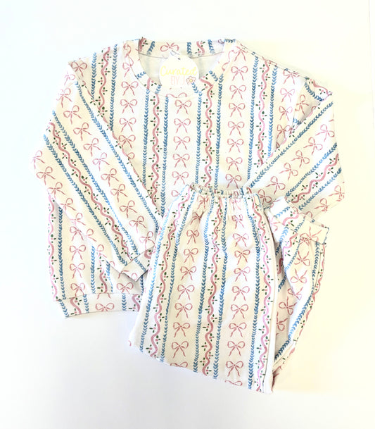 Dainty Bow Sweatsuit